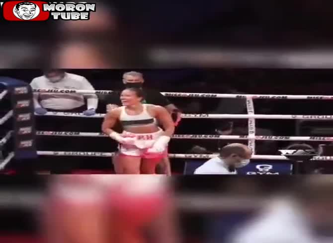 Video :After being knocked down in a boxing contest, an 18-year-old boxer passes away (public cautioned)